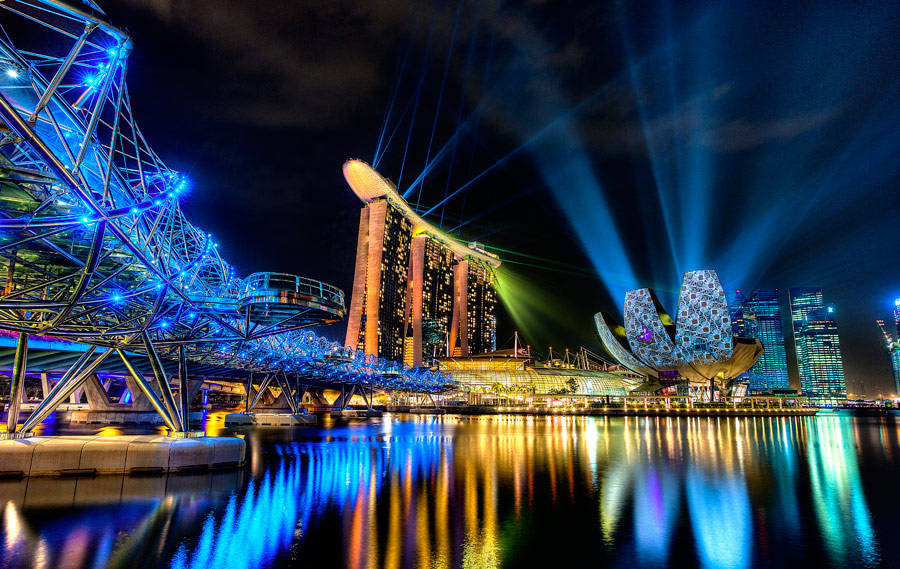 представление Laser Light Show Марина бей Сингапур
