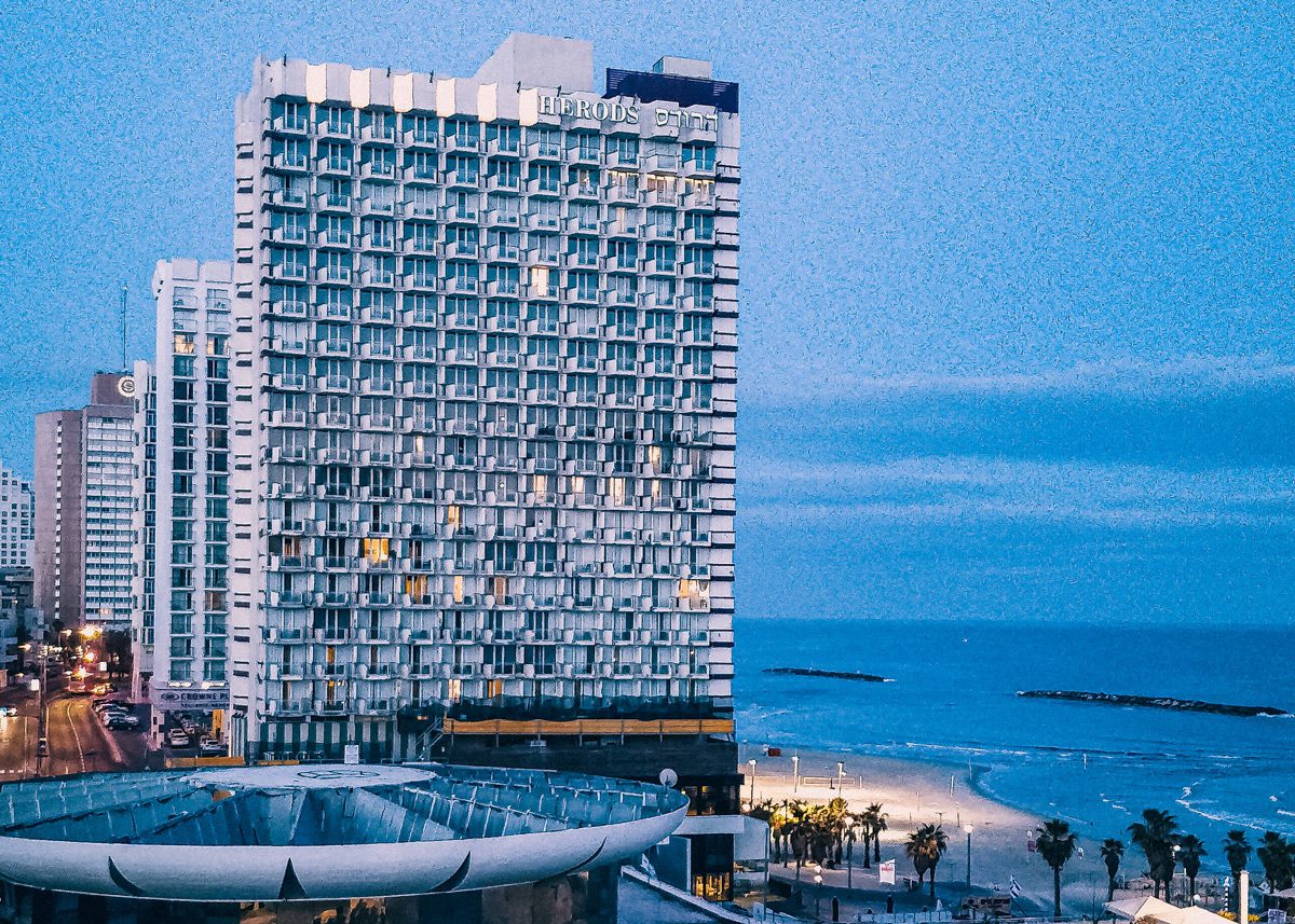 Отель на берегу моря