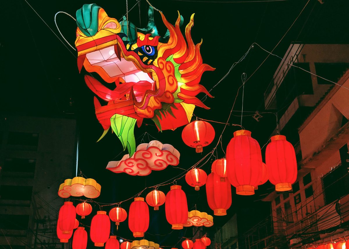 Тряпичный дракон в честь китайского нового года