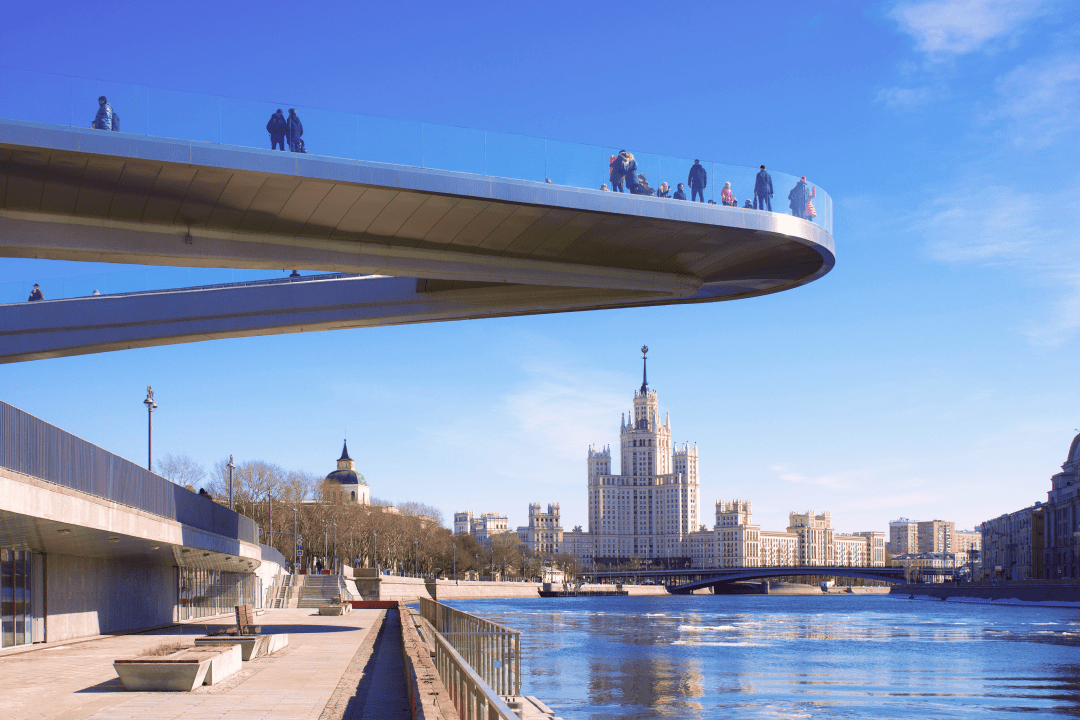 Мост в парке «Зарядье»