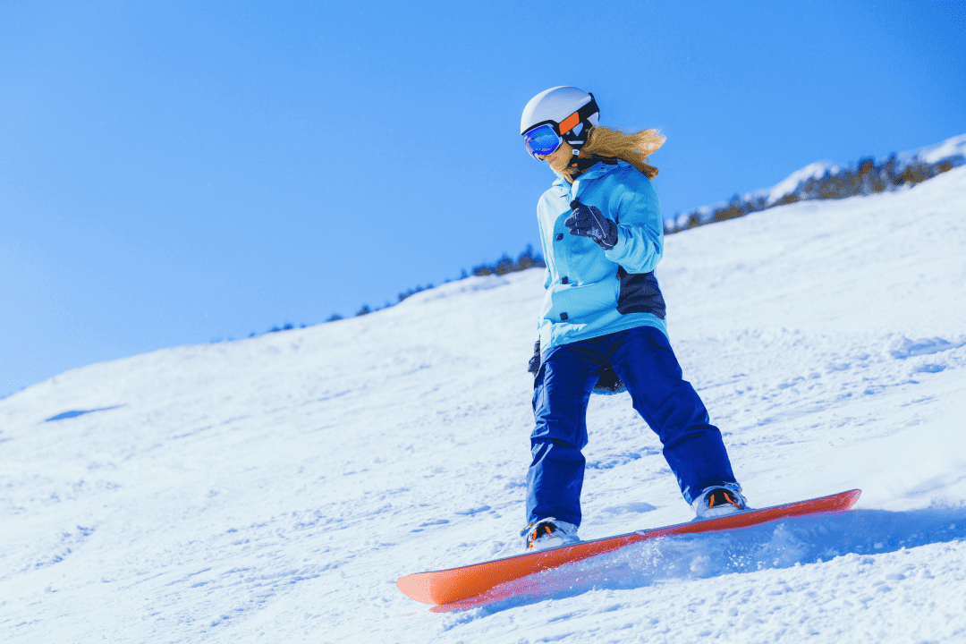 Девушка на сноуборде